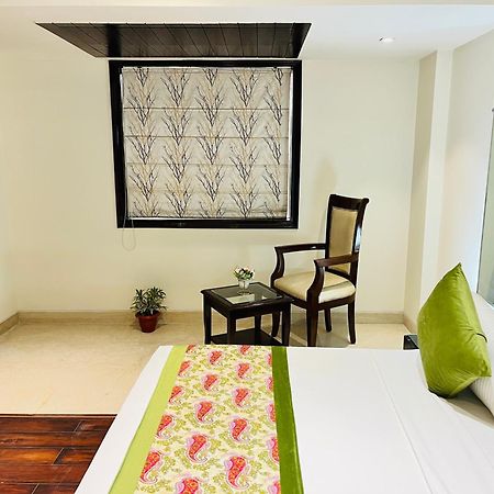 Hotel Aura Ip Grand Karkardooma Metro Station New Delhi Couple Friendly Extérieur photo