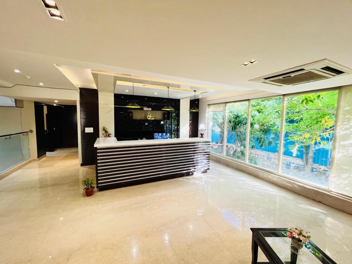 Hotel Aura Ip Grand Karkardooma Metro Station New Delhi Couple Friendly Extérieur photo