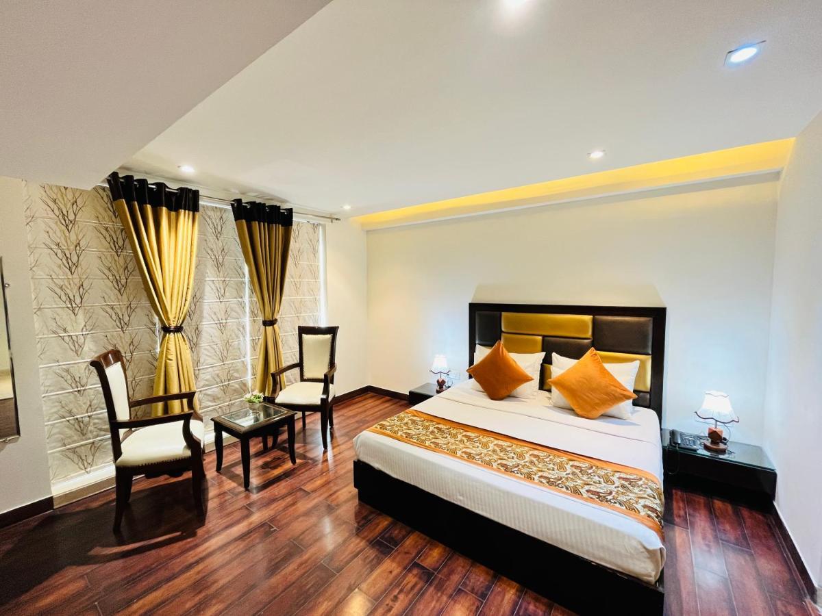 Hotel Aura Ip Grand Karkardooma Metro Station New Delhi Couple Friendly Extérieur photo